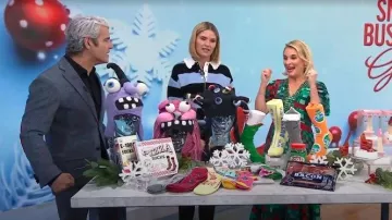 Vestido Sheridan French Margot en tartán Holly usado por Meaghan Murphy, visto en Today with Jenna & Friends el 28 de noviembre de 2025