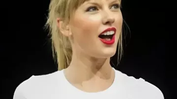 Taylor Swift Red Tour I Love LA Shirt Taylor Swift - Red