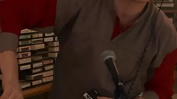 Sweater of Steve Harrington (Joe Keery) in Stranger Things: The Rightside Up