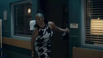 Balmain Houndstooth-print Bodycon Dress worn by Dr. Carol Pierce (Tamberla Perry) as seen in Brilliant Minds (S02E04)