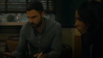 J Crew Slim Untucked Secret Wash Organic Cotton Poplin Sweat Shirt usada por el Dr. Oliver Wolf (Zachary Quinto) tal como se ve en Brilliant Minds (S02E05)