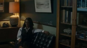 Gilet en coton et lin en cressida Rag & Bone porté par le Dr Carol Pierce (Tamberla Perry) tel que vu dans Brilliant Minds (S02E06)