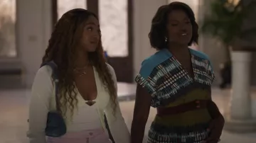 Silencio + Noise Jade Denim Bolso de hombro llevado por Lisa Wilkes (Simone Joy Jones) visto en Bel-Air (S04E04)