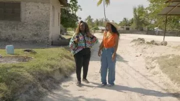 Nike Dunk Low Sneaker worn by Sparkle Clark as seen in Tiffany Haddish Goes Off (S01E06)