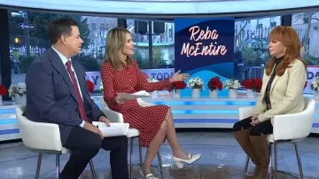 Ralph Lauren Collection Safia Textured Linen Single-Breasted Blazer worn by Reba McEntire as seen in Today on December 1, 2025