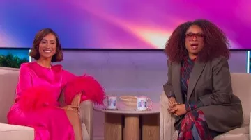 Vestido de Andrea Iyamah Kala llevado por Jennifer Hudson visto en The Jennifer Hudson Show el 12 de noviembre de 2025
