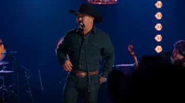 Camisa Modern Fit de Ariat McClain que lleva Cody Hibbard vista en The Road (S01E07)