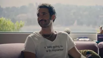 CreativeTDesign : Que se passe-t-il avec MyCareer TT-shirt porté par Charlie (Jordan Firstman) tel que vu dans I Love LA (S01E05)