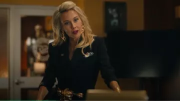 Ceinture de cordon de fleurs de Zara portée par Tricia (Wynn Everett) telle que vue dans Chad Powers (S01E05)