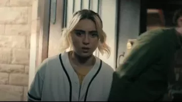 TopTie pack 2 Camisas de botones de Softball Camisas de botones de Emma Meyer / Little Cricket (Lizze Broadway) vistas en Gen V (S02E08)