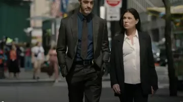 Theory Fitted Shirt in Silk Georgette worn by Jessica Brady (Maura Tierney) as seen in Law & Order (S25E04)