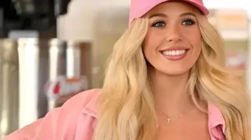 Megan Moroney levantando la chaqueta de Cane en 6 preguntas rápidas con Megan Moroney | #CMT #Shorts