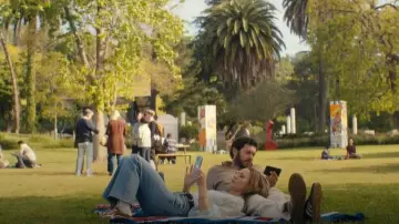 Madre La Senderista Vaqueros de alto racón y pierna ajustada que lleva Joanne (Kristen Bell) en Nadie quiere esto (S02E08)