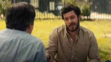 Gap Solid Oxford Shirt worn by Noah Roklov (Adam Brody) as seen in Nobody Wants This (S02E08)