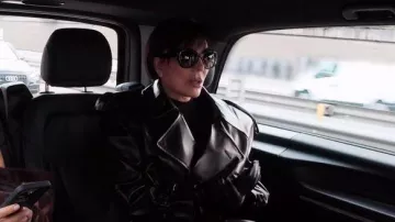 Lunettes de soleil Dior Wildior BU portées par Kris Jenner telles que vues dans The Kardashians (S07E07)