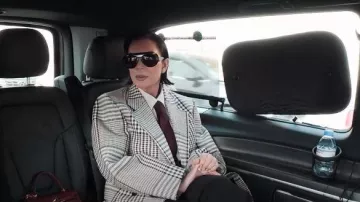 Lanvin LNV666S Lunettes de soleil portées par Kris Jenner telles que vues dans The Kardashians (S07E07)