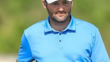 Hero World Challenge 2025 Scottie Scheffler Polo bleu en Faut commencer à vérifier les???? certificats de naissance (via jaiceoncampbell_hulk/IG) #shorts #football #highlights