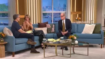 Pantalones globo con efecto de cuero Zara que lleva Cat Deeley, visto en This Morning de octubre de 2025