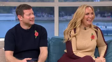 Karen Millen Rib Knit Colour Block Top worn by Cat Deeley as seen in This Morning on October 2025