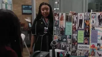 Vestido Midi de algodón retorcido Farm Rio que lleva Janine Teagues (Quinta Brunson) como se ve en Abbott Elementary (S05E07)