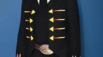 The Tonight Show avec Jimmy Fallon Reba McEntire Jacket porté par Reba McEntire dans Reba McEntire a rencontré Nick Jonas quand il était enfant dans Annie Get Your Gun à Broadway