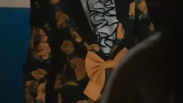 Veston fleuri Detail Bow porté par Elsbeth Tascioni (Carrie Preston) à Elsbeth