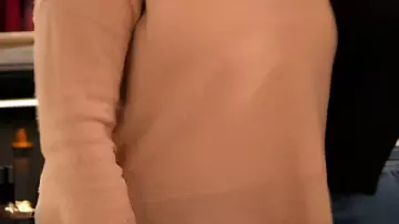 Brown Sweater worn by Reba McEntire in Season 1 Bloopers | Happy's Place | NBC