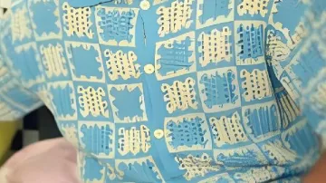 Chemise au crochet portée par Colin Dooley dans Baylen Out Loud