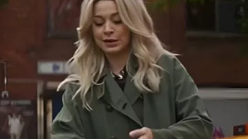 Ripple S01 Manteau vert de Kris porté par Kris (Julia Chan) tel que vu dans Ripple (S01)