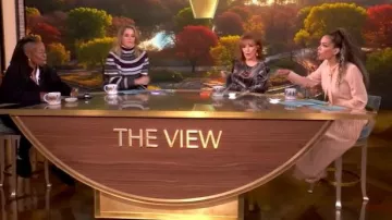 Christian Louboutin Cassia Lace Up 100 porté par Sunny Hostin tel que vu dans The View le 2 décembre 2025