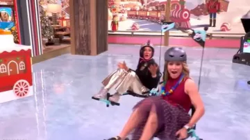 Alice + Olivia Metallic Faux Leather Pants worn by Elizabeth Werner as seen in The View on December 4, 2025