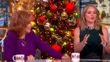 Pull Eileen Fisher Terry, à col rond et à col rond, porté par Joy Behar tel que vu dans The View le 5 décembre 2025