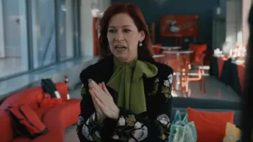 Pendientes Vintage Orb de Peggy Li usados por Elsbeth Tascioni (Carrie Preston) como se ve en Elsbeth (S03E08)