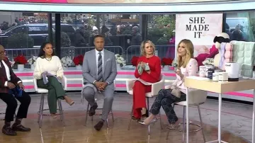 Vaqueros Gucci Jumbo GG Denim-jacquard de pierna recta usados por Jill Martin, tal como se ve en Today the December 4, 2025