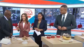 Frame Cotton-Blend Velvet Blazer worn by Joy Bauer as seen in Today on December 5, 2025