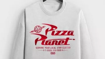 Disney x Kith pour Pixar Pizza Planet Nelson Sweat à col rond en KITH X NIKE AIR MAESTRO II HIGH - Rouge
