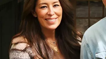 Joanna Gaines Fixer Upper Colorado Mountain House 2025 Brown Cardigan worn by Joanna Gaines in Fixer Upper: Colorado Mountain House