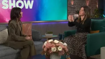 Line & Dot Sierra Skirt worn by Kelly Clarkson as seen in The Kelly Clarkson Show on December 2, 2025