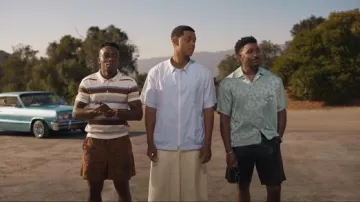 Chemise rayée en coton poplin à rayures avec fermeture éclair devant portée par Will Smith (Jabari Banks) telle que vue dans Bel-Air (S04E08)