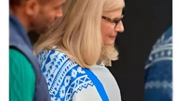 Buscando al señor Christmas S2 Cárdigan de montaña de cuello en V como se ve en Buscando al señor Navidad