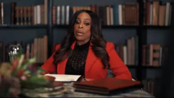 Combinaison en maille élastique élastique Givenchy portée par Emerald Greene (Niecy Nash) telle que vue dans All’s Fair (S01E08)