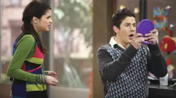 Patterned sweater worn by Justin Russo (David Henrie) in Wizards of Waverly Place (S01E09)
