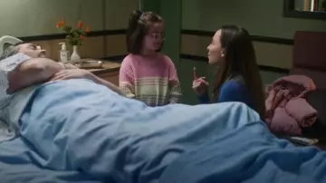 Jersey de cuello redondo con rayas y manga larga de manga larga de jersey para chicas Oglccg Girls que lleva Anna (Hazel Lagrandeur) como se ve en Ripple (S01E04)