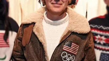 Veste de vol en cuir marron de l’équipe des Jeux olympiques d’hiver 2026