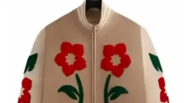 All’s Fair S01 Chase Munroe Floral Jacket utilisée par Chase Munroe (Matthew Noszka) telle que vue dans All’s Fair (S01E08)