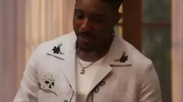 Chaqueta de calavera Bel-Air S04 Jordan L. Jones llevada por Jazz (Jordan L. Jones) tal como se ve en Bel-Air