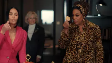 Sergio Hudson Leopard Trench Coat worn by Emerald Greene (Niecy Nash) as seen in All's Fair (S01E09)