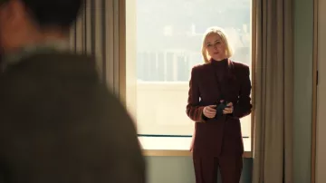 Veston croisé Tove Yana porté par Liberty Ronson (Naomi Watts) tel que vu dans All’s Fair (S01E09)