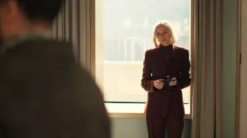 Tove Yana Blazer cruzado por Liberty Ronson (Naomi Watts) visto en All's Fair (S01E09)