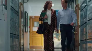 La DoubleJ Polka Dot Print Cropped Trousers worn by Molly Novak (Maya Rudolph) as seen in Loot (S03E10)